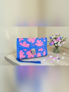 Vera Bradley Ultimate Wristlet In The "Art Poppies" Pattern